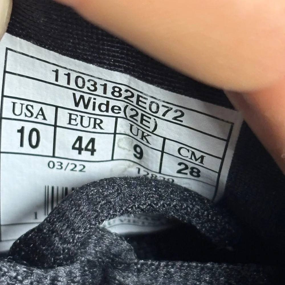 Brooks Addiction Walker 2 Slip Resistant Leather Sneaker Black Mens 10 2E Wide